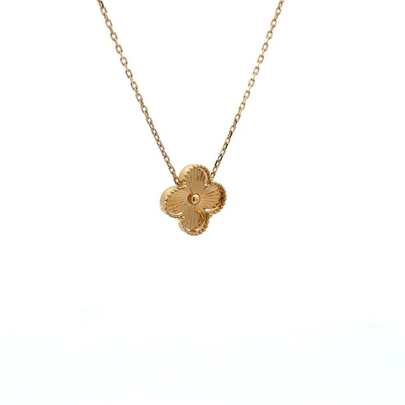18K Gold Necklace Centered Flower 16 inches 2.16grams - Picture 2 of 9